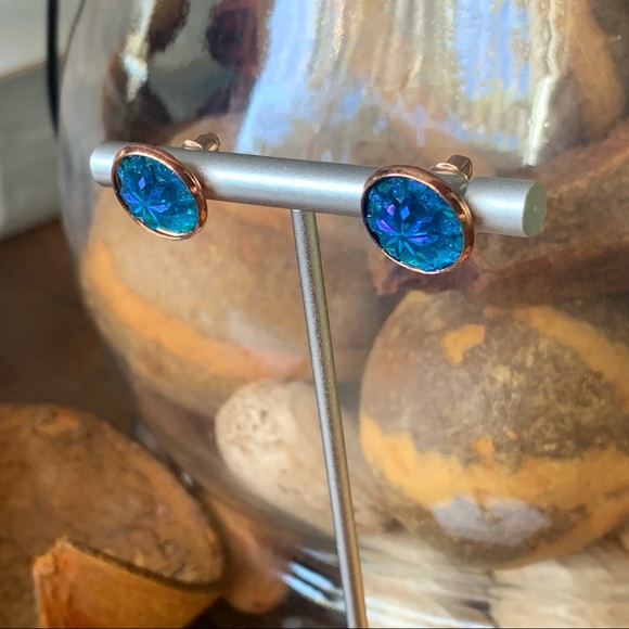 Blue snowflake stud earrings, handmade, NWT - Picture 1 of 11